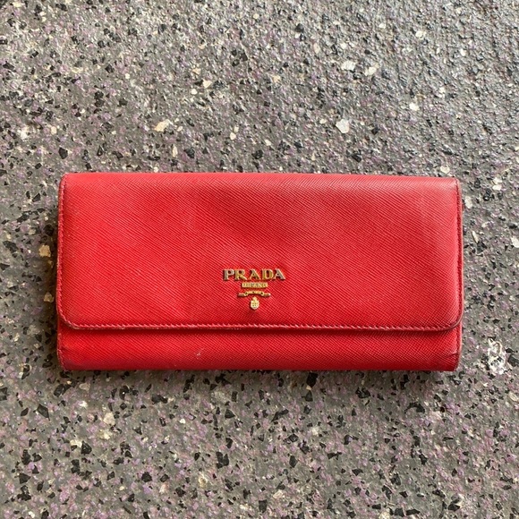 Prada Handbags - Authentic Prada Saffiano leather wallet